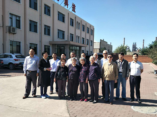 2017-9-28中国老科协来我厂考察-1